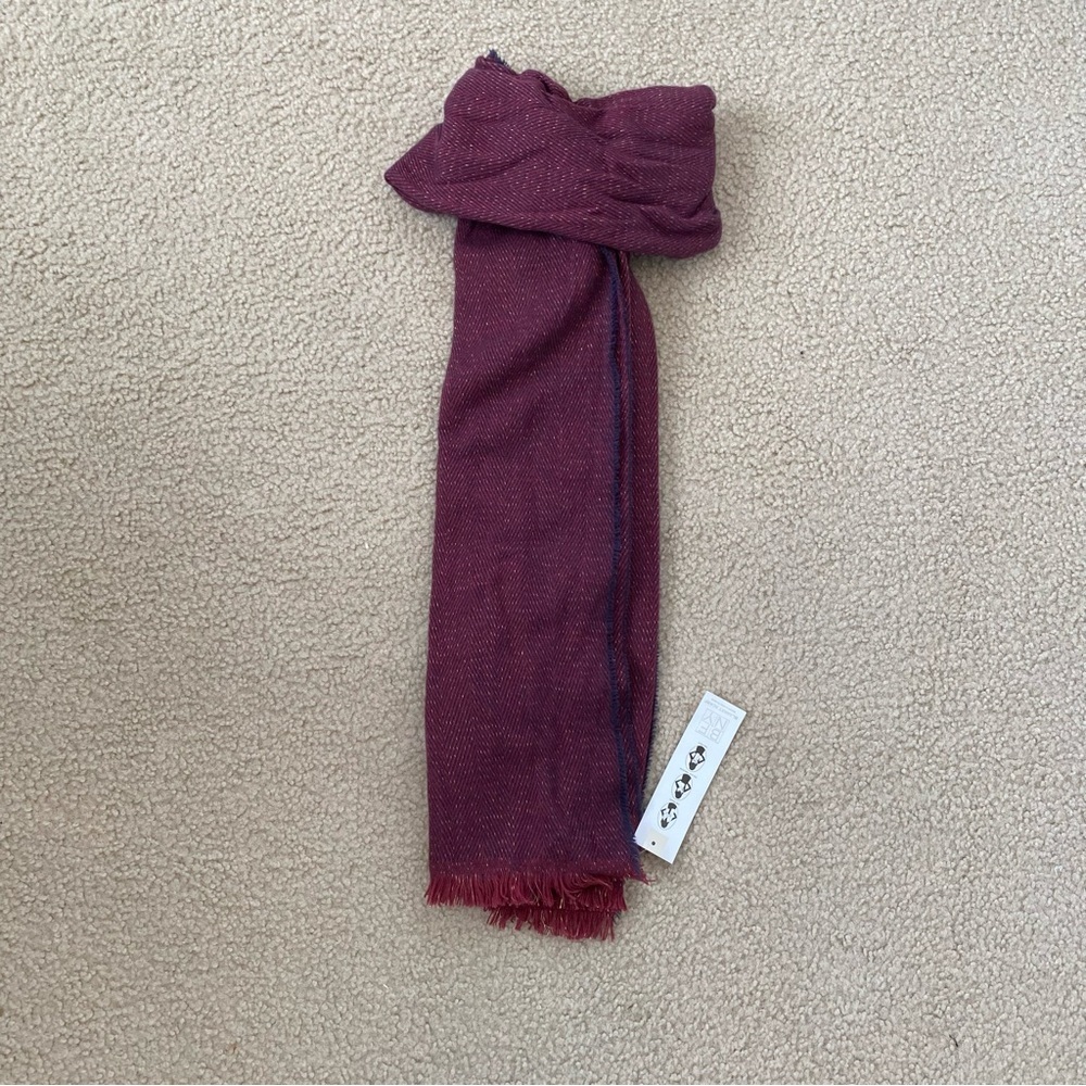 BFNY Women’s Burgundy/Blue Blanket Scarf NWT